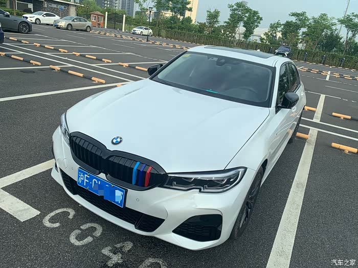 【图】提车1月停车场拍照留念_宝马3系论坛_汽车之家论坛