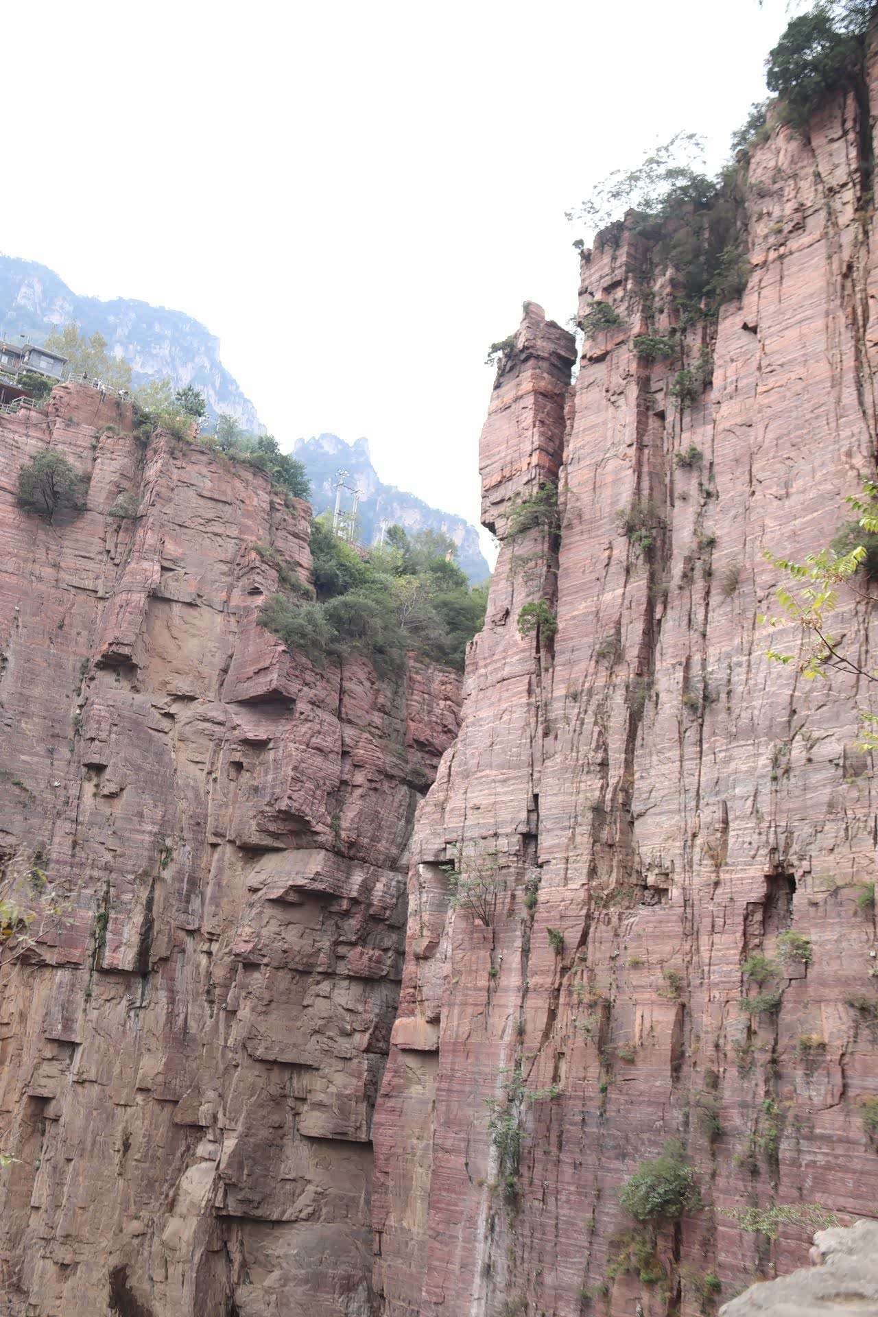 太行山丹霞绝壁风光