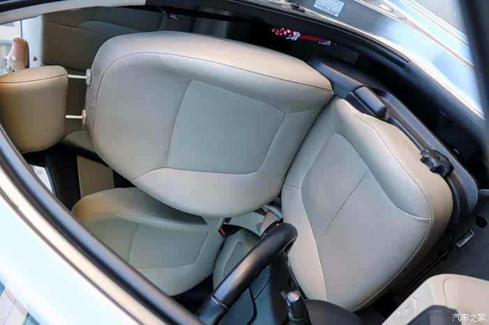 【起亚k2用车作业】2012款 起亚k2 1.6l座椅展示