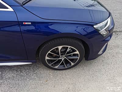 奥迪a3 sportback两厢 纳瓦拉蓝 非常规靓色 提车