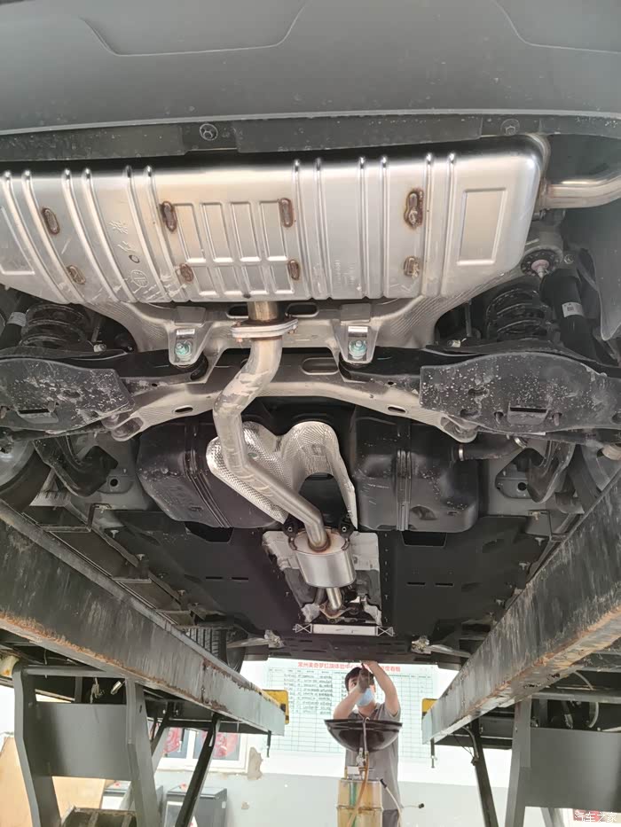 【图】有没有车主发几张底盘照片看看,越详细越好,谢谢[嘻嘻]_红旗hs5