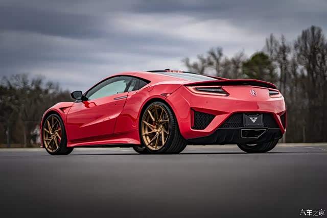 本田超跑nsx大红色配金色轮毂别有一番风味