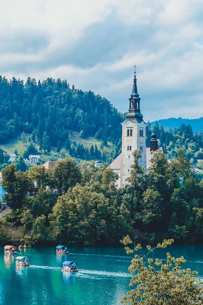 出去旅游,不是去看风景,而是去发现真实的自己