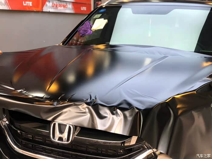 东本urv金胖子变身黑武士