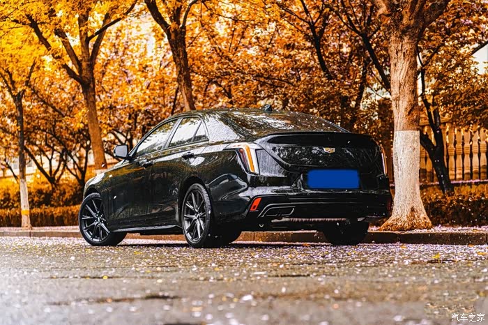 黑武士的风范——凯迪拉克ct4