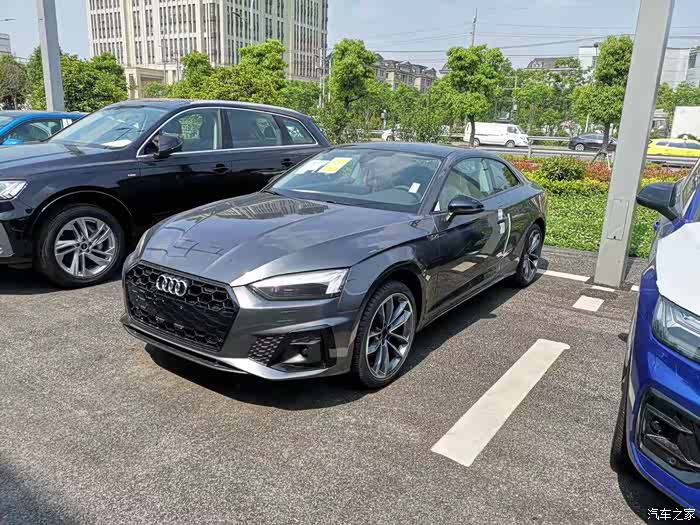 别人的天云灰,帅的不谈.之前去催销售的时候拍的,放波毒,哈哈哈