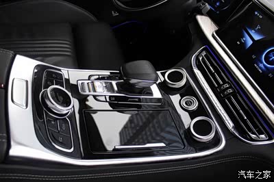 试驾红旗h9,气场不输百万级豪车,质感满满.