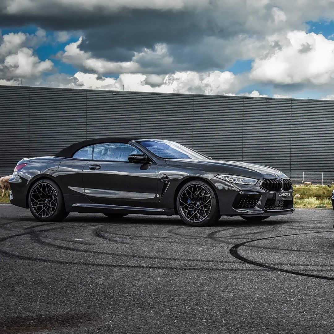 宝马m8敞篷车最帅气的样子