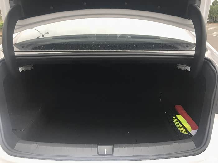 秦plus的后备箱还真大