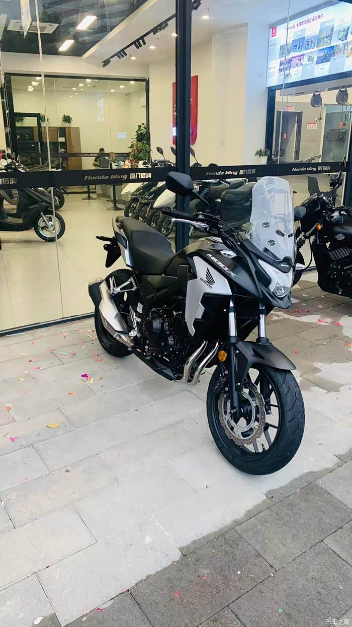 入手本田cb400x摩旅版坐等提车