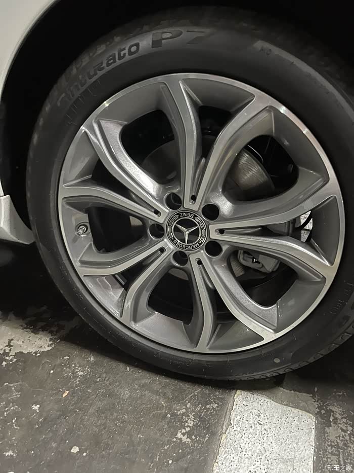 奔驰e300l豪华原厂轮毂带轮胎花瓣轮毂