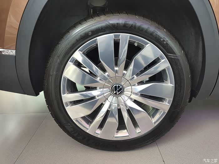 与霸气的途昂第一次近距离接触