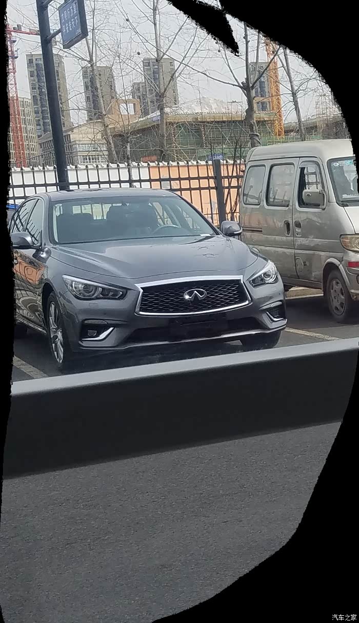 请问18款q50l有铂金灰这个颜色吗