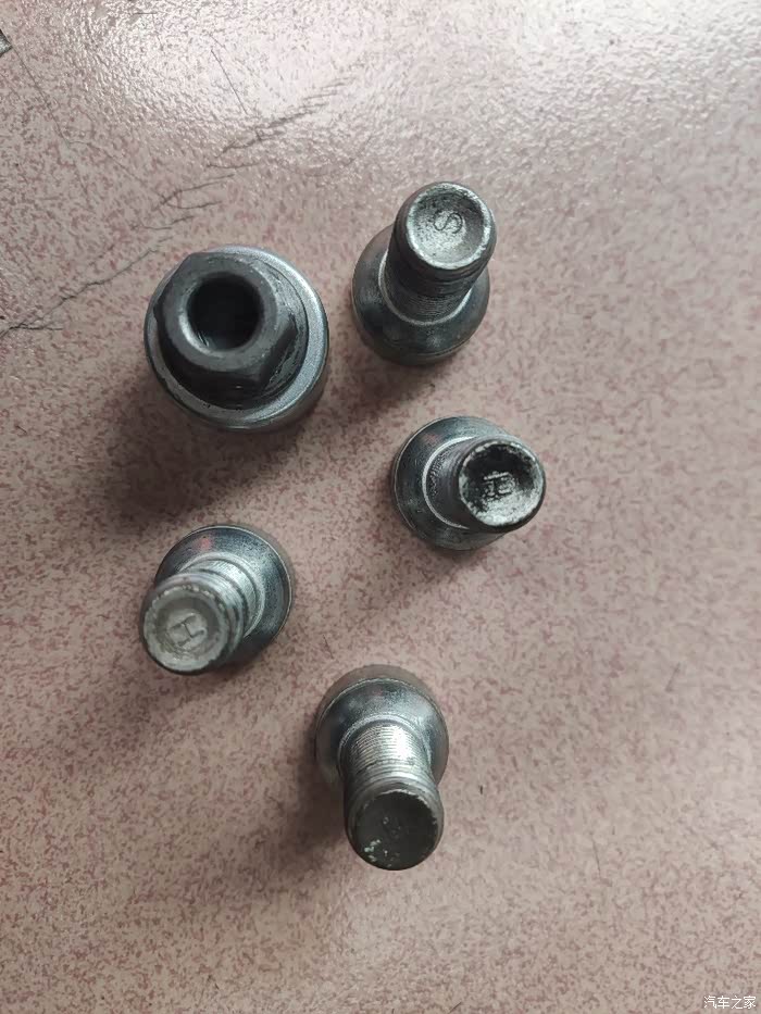 【图】求19款a3车友们帮忙拍一下你们原装防盗螺盗螺丝_奥迪a3论坛