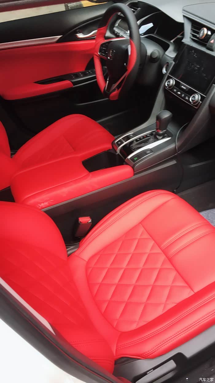 思域真皮座椅.喜欢大红色