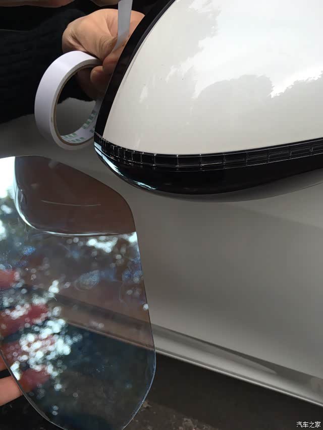 右后视镜镜片脱落