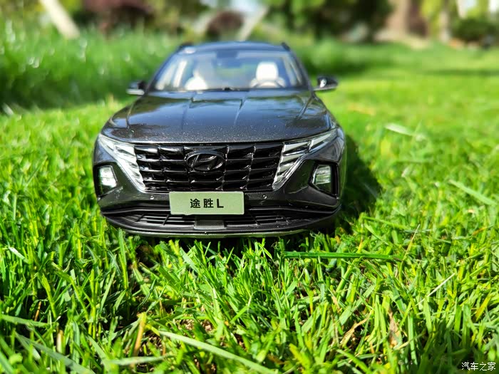途胜l车模静态展示