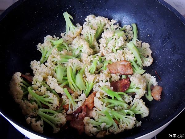 家常菜乾鍋花菜炒肉