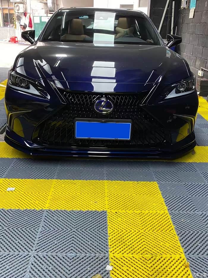 雷克萨斯es蓝宝石