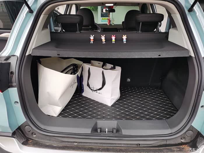 哪吒n01改装篇升级蜡烛灯轮毂行李架后备箱隔板