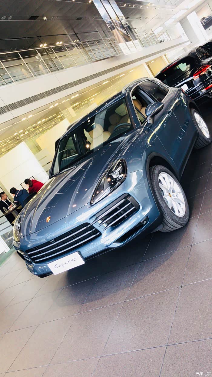 车友们你们提的比斯开蓝色提车的已经开的觉得颜色不错吧我也定的是