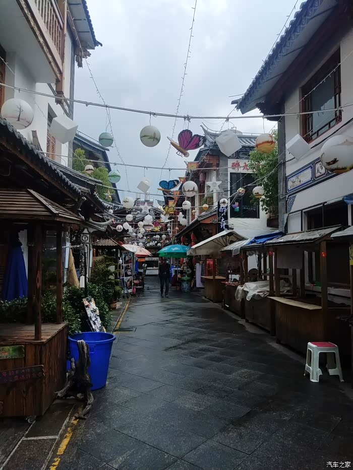 自驾沃尔沃s60,和老婆观大理城隍城