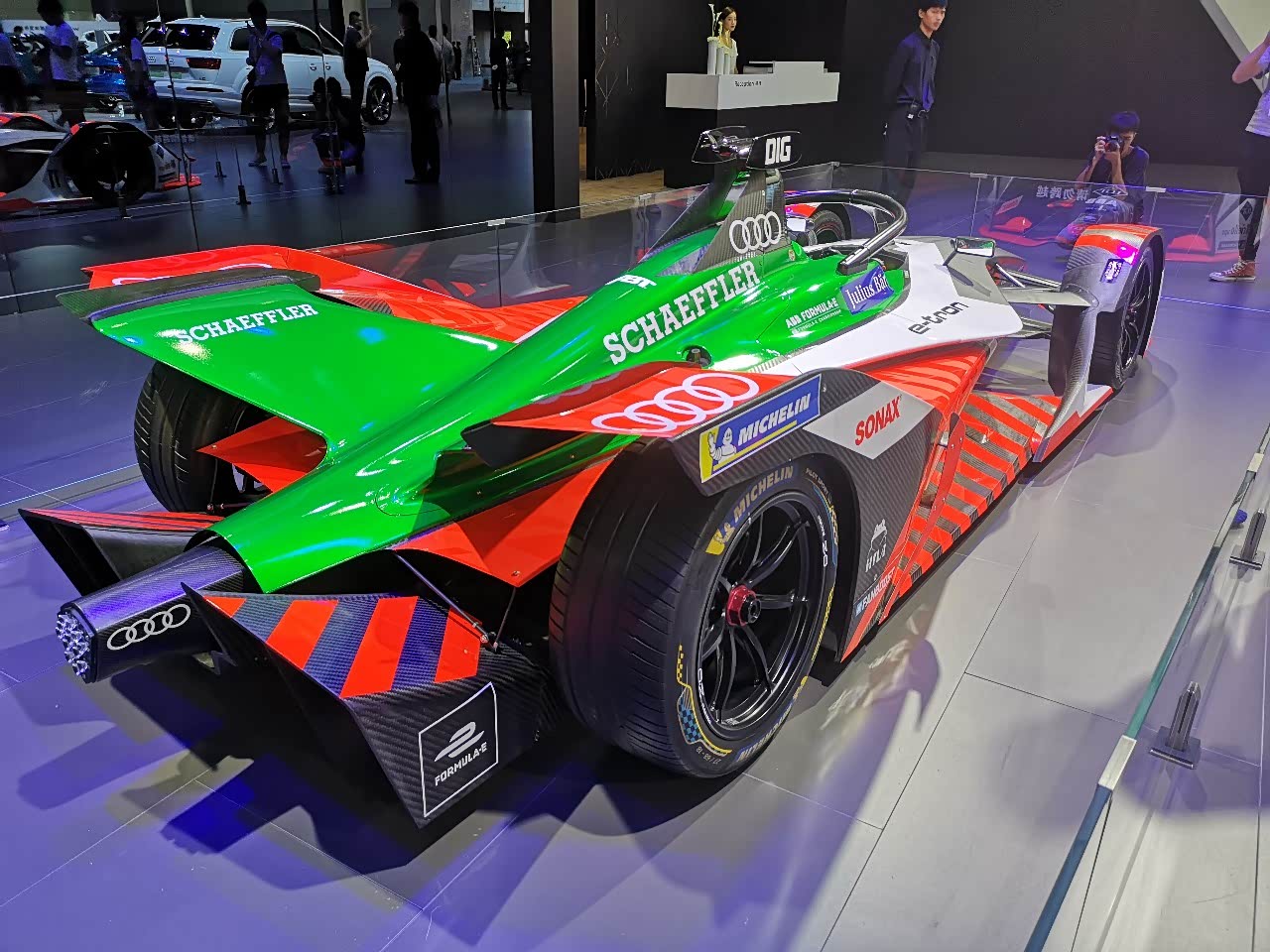 奥迪f1赛车够骚够拉风