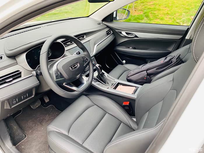 适合女孩子的座驾,"秀外慧中"的帝豪up