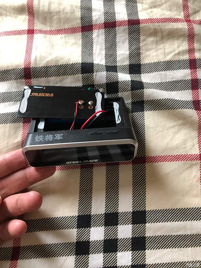 铁将军e3胎压监测显示器更换电池