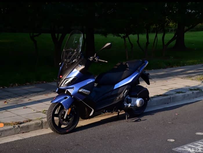 srmax250gt那抹低调的蓝