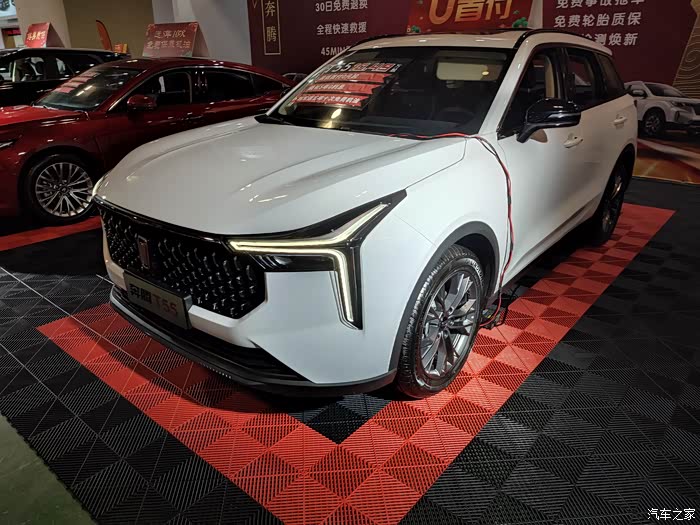 多彩六月逛海西车展鉴奔腾t55