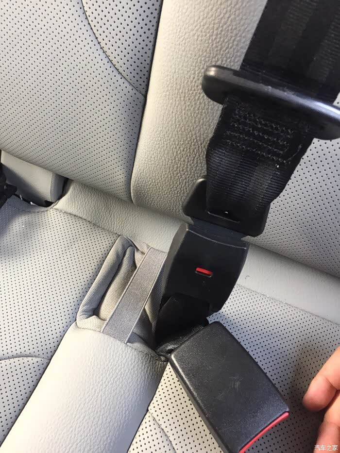 关于第三排安全带问题