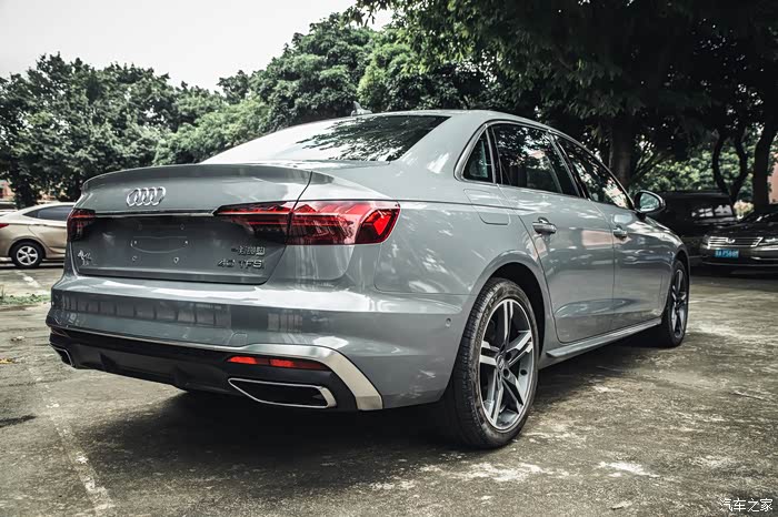 【图】20款a4l"改头换面",水银耳,水泥灰贴膜,车内氛围灯安排上_奥迪a