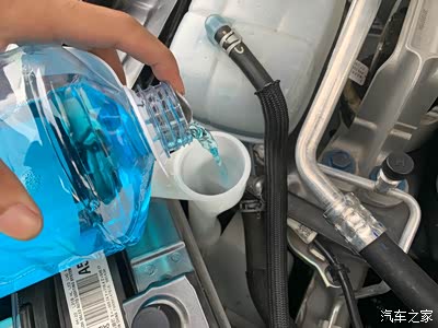 【李师傅出品】新手必读,十四代轩逸加玻璃水教程