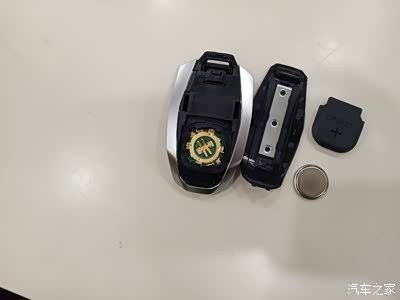 领克车钥匙电池更换教程