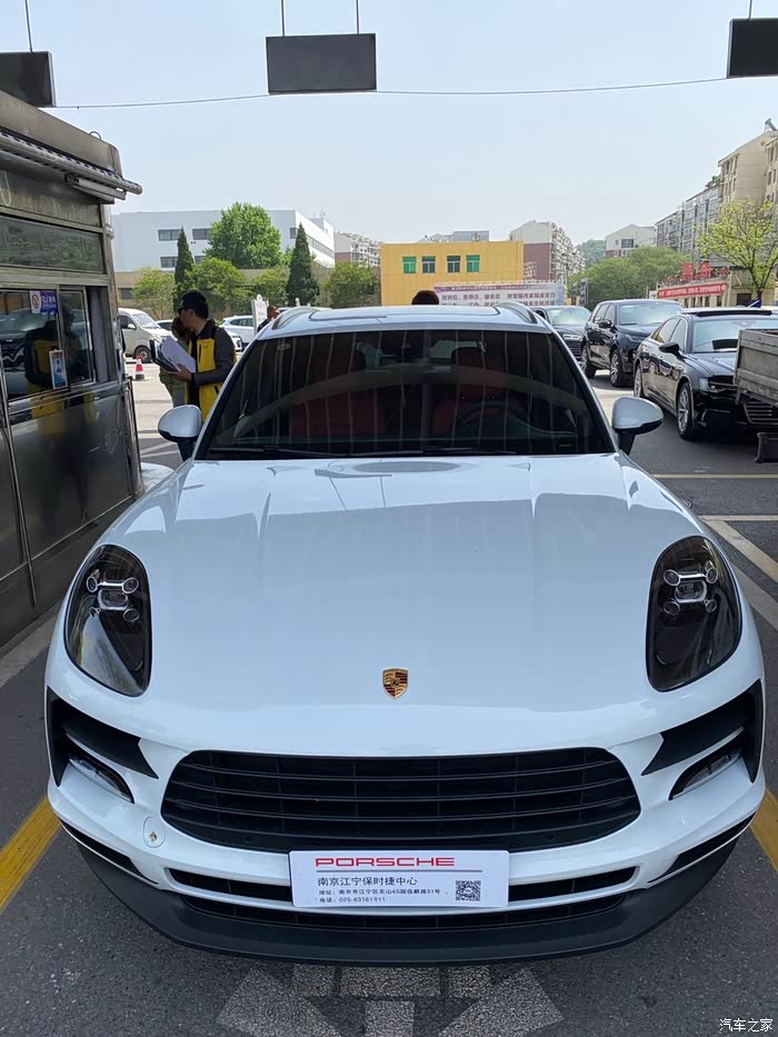当我走近保时捷4s店,已经无路可退了!