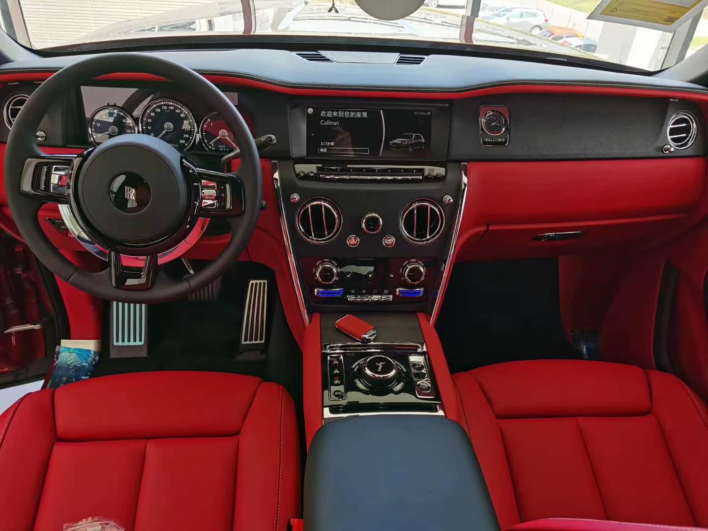 库里南红色看着好漂亮.