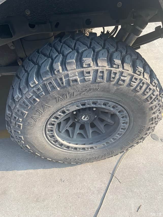 出售猛禽米奇汤姆森正品轮胎4条