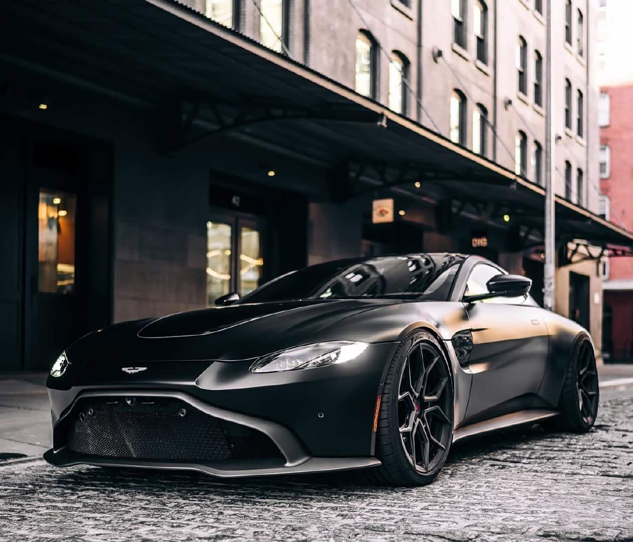 aston martin vantage 黑色猛兽,霸气侧漏