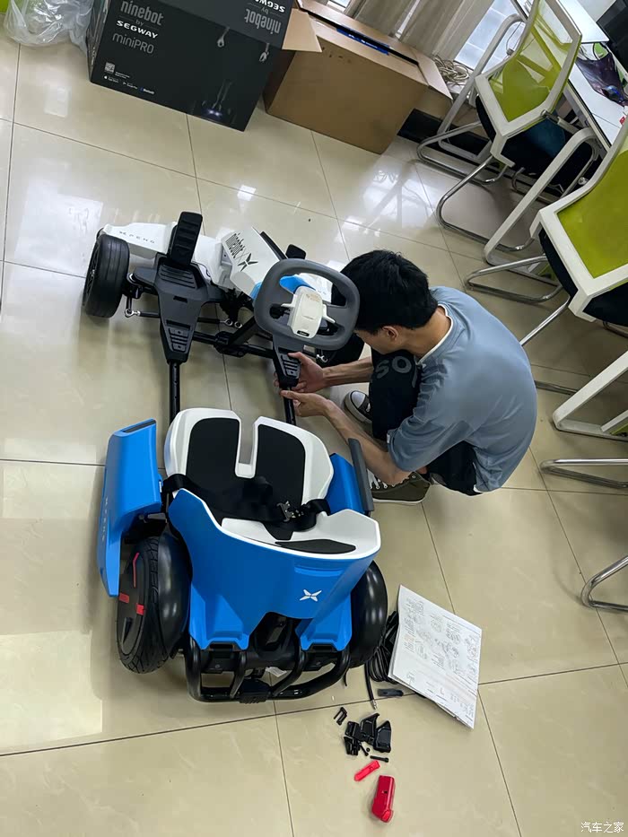 小鹏小米联名卡丁车拆箱