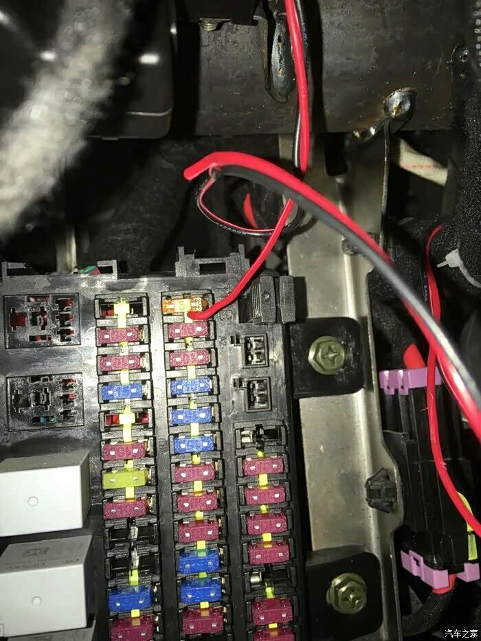 【图】手豪cs75从主驾驶保险盒取12v正电给行车记录仪_长安cs75论坛