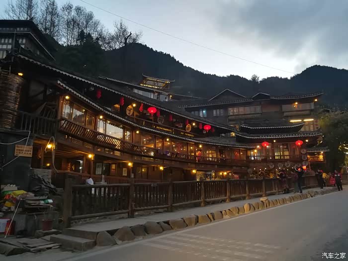 四川长安家族春节自驾千户苗寨