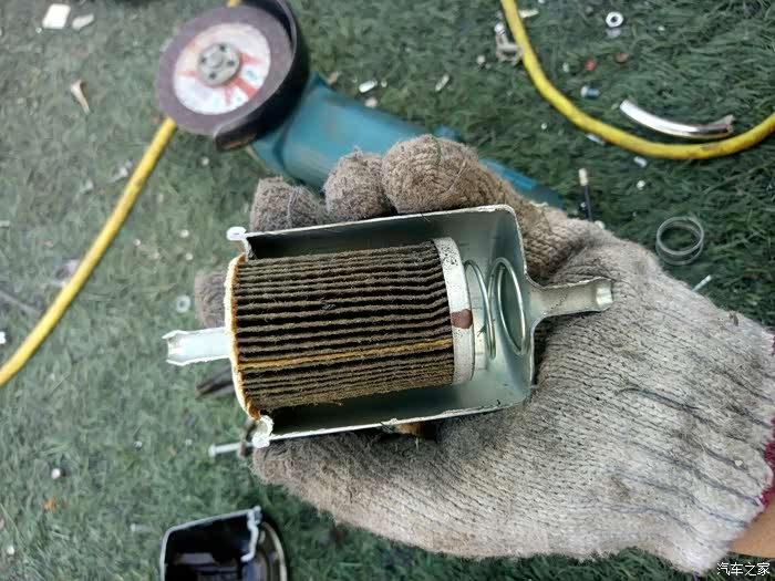 保养后拆个机油格,汽油格看看.