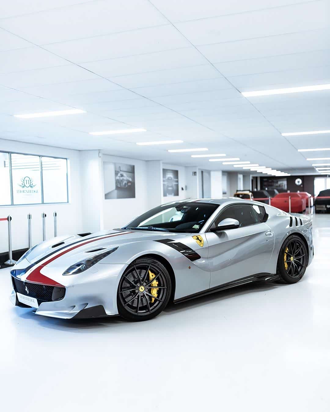 个性的车身涂装让这台法拉利非常受欢迎