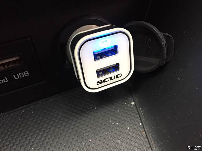 【家家众测】雨露均沾开年篇之飞毛腿车载充电器