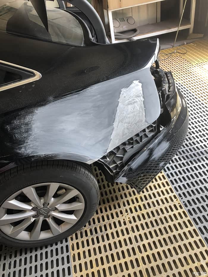 奥迪a6l黑珍珠后叶子板修复