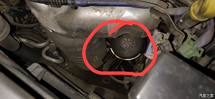 标志14款40818l发动机漏油