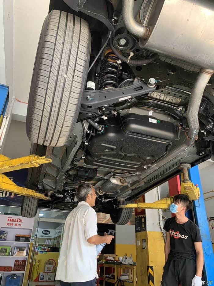 这光秃秃的底盘看着不得劲啊!保护一下还是好的!