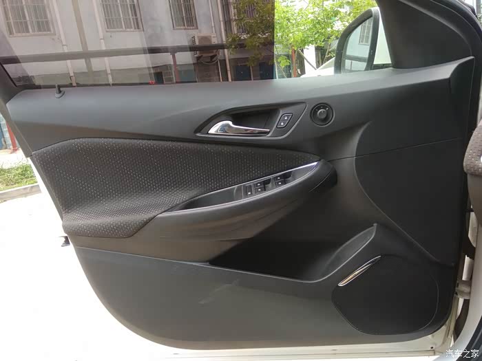 哪位有15款或16款新科鲁兹左前门门板拆卸教程?