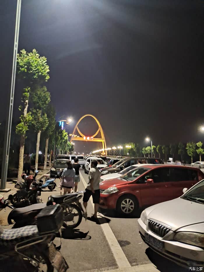 夜游莱芜口镇幸福门